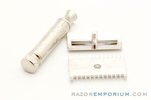Gillette 1920s Silver New Improved Style Travel (DE) Safety Razor Set w/ Blade Bank & Travel Case
