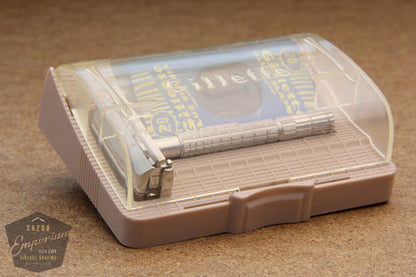 Gillette 1957 Regular / Flair Tip DE Super Speed in Tan Case - C4