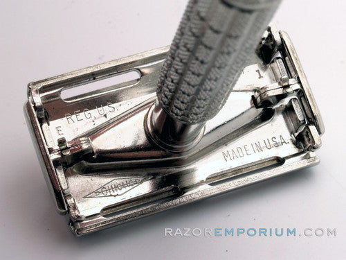 1959 E1 Flare Tip Super Speed DE Safety Razor Set Nickel w/ White Case & Blade Bank