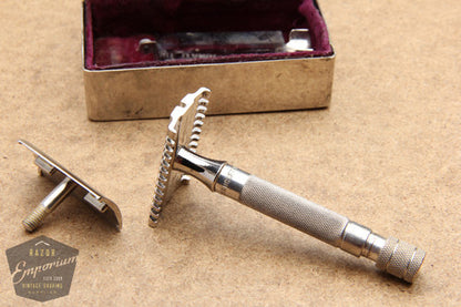Gillette 1934 No. 88 Silver NEW Long Comb DE Safety Razor w/ Metal Case - Made in England