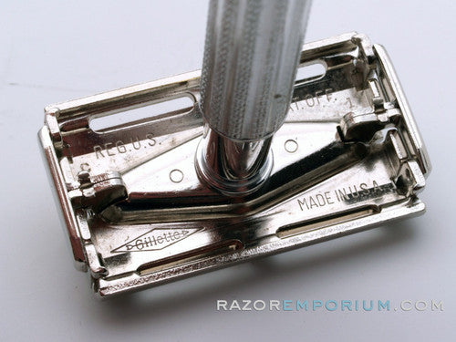 1957 C1 Gillette Blue Tip Light DE Super Speed Razor Nickel Set w/ Case & Blade Bank