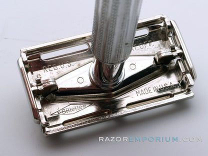 1957 C1 Gillette Blue Tip Light DE Super Speed Razor Nickel Set w/ Case & Blade Bank