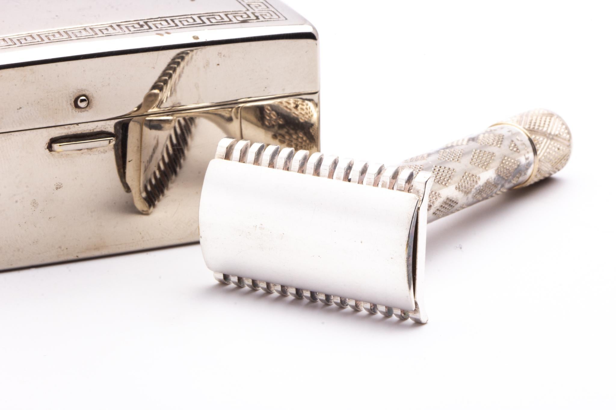 1922 Gillette Silver NEW Bostonian DE Safety Razor in Original Metal C ...