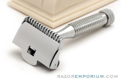 1930's Ever-Ready 1912 British Made Single Edge Safety Razor in Rare Cream Bakelite Art Deco Snap Case