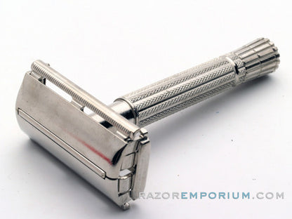 1958 D2 Gillette TV Super Speed Razor Set in Original Red Case w/ Blueblades