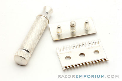 1922 Gillette New Improved Nickel Tuckaway Travel DE Safety Razor Set w/ Instructions