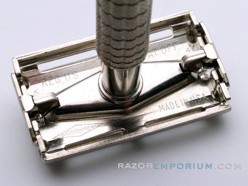 1965 K4 Gillette Flare Tip Super Speed DE Safety Razor