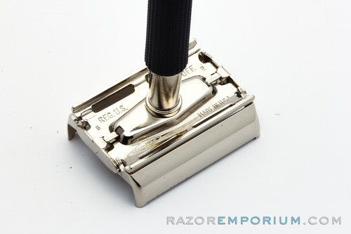 1972 S2 Gillette Black Handle Super Speed Safety Razor