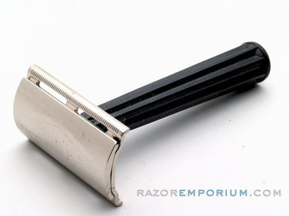 1951 W1 Gillette Black Handle Tech DE Razor in Original Red Box w/ Blades