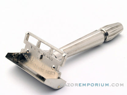 1940's Gem Micromatic Bullet Tip Single Edge Safety Razor