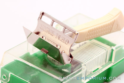 1950's GEM Featherweight Single Edge Razor in Green Case