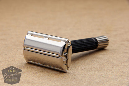 Gillette 1967 Black Handle Super Speed Safety Razor w/ Case