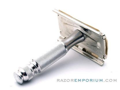 1967 M4 Gillette Travel Tech Double Edge Safety Razor w/ Case & Blades