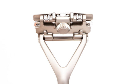 The LEAF |Triple-Blade Pivoting Head Razor