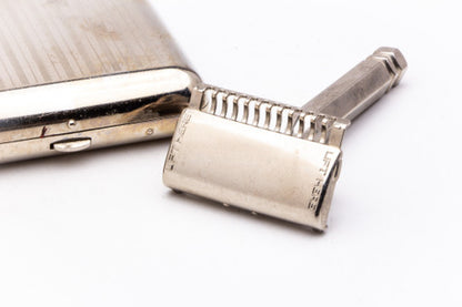 Ever Ready 1912 Style Single Edge Safety Razor | Metal Case & Blade Bank