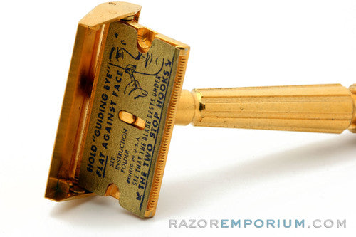 Gem 1940s Micromatic "Bullet Tip" Single Edge Safety Razor in Red Case