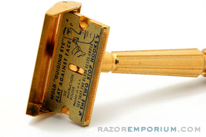 Gem 1940s Micromatic "Bullet Tip" Single Edge Safety Razor in Red Case