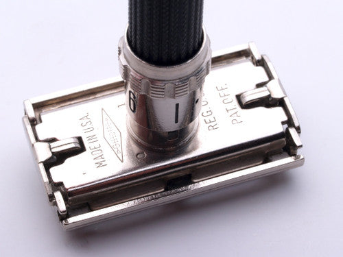 1969 O1 Gillette Super Adjustable 89 Adjustable Safety Razor Set w/ Case & Bladebank
