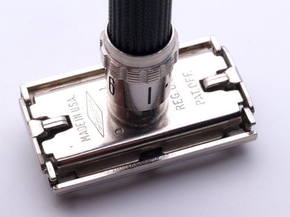 1969 O1 Gillette Super Adjustable 89 Adjustable Safety Razor Set w/ Case & Bladebank