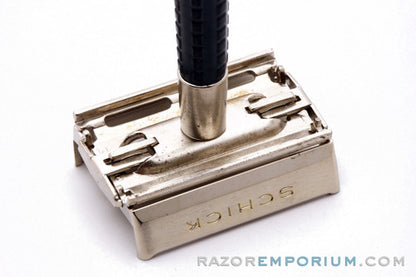 1970s Schick Krona Twist To Open Double Edge Safety Razor