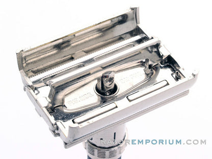 1969 O3 Gillette Super 109 Long Handle Super Adjustable DE Safety Razor