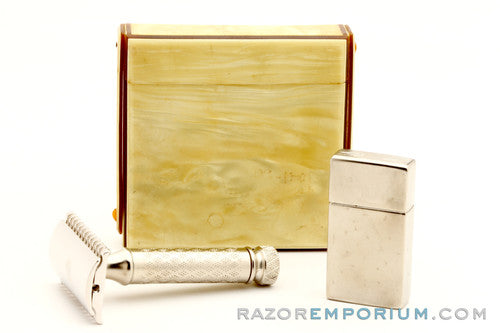 Gillette 1920s Silver New Improved Style Travel (DE) Safety Razor Set w/ Blade Bank & Travel Case