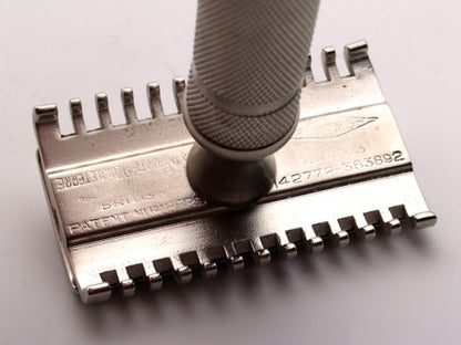 1930's Gillette British NEW Deluxe Long Comb Common Bar Handle Razor | Factory Nickel Revamp