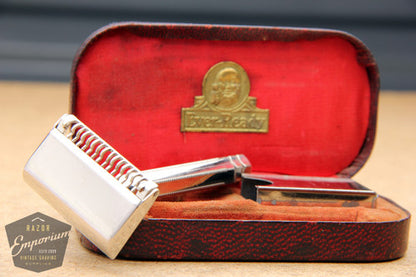 Ever Ready 1912 Style Single Edge Safety Razor in Red Leather Box