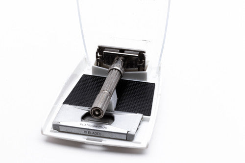 1963 Gillette Slim Adjustable Double Edge Safety Razor Original Case I3