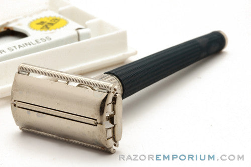 1968 Gillette Slim Twist Double Edge Safety Razor in Plastic Case