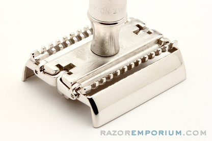 1948 Gillette Aristocrat No. 15 DE Safety Razor w/ Metal Case & Instructions | Made in England