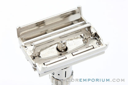 1969 Gillette Super Adjustable 109 Safety Razor O1