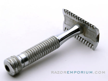 1930's Segal Unitary One Piece TTO Razor in Box