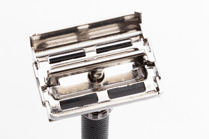 1982 Gillette Super Adjustable "Black Beauty" DE Safety Razor C2