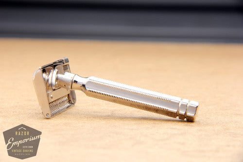 Ever Ready 1912 Style Single Edge Safety Razor in Red Leather Box