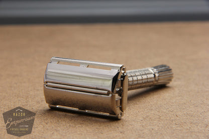Gillette 1957 Flair Tip Super Speed DE Safety Razor -- C1