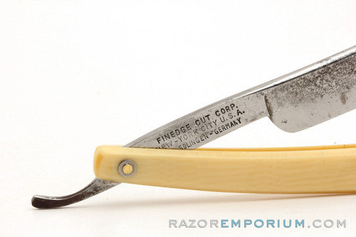 4/8" Finedge Cut Corp. Ostiso Wedged Straight Razor | Solingen, Germany