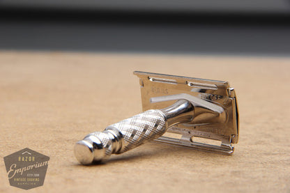Gillette 1970 Mini Ball End Tech 3 Piece DE Razor w/ Etched Logo Cap - P3