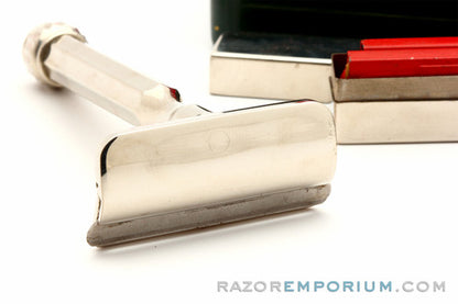 1920's Leslie Standard Safety Razor w/ Spiral Stropper Set & Blade Bank & Blades