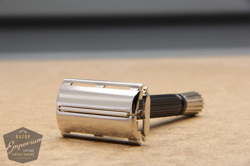 Gillette 1974 Black Handle Super Speed Safety Razor - U3