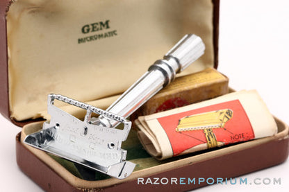 1930's GEM Micromatic Razor Single Edge TTO in Brown Case w/ Instructions