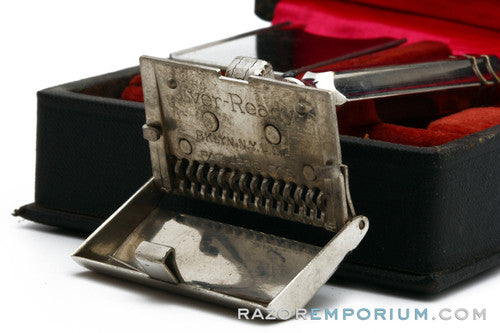 1930's Ever-Ready Special De Luxe Chummy Single Edge Safety Razor w/ Black Leather Box & Packaging