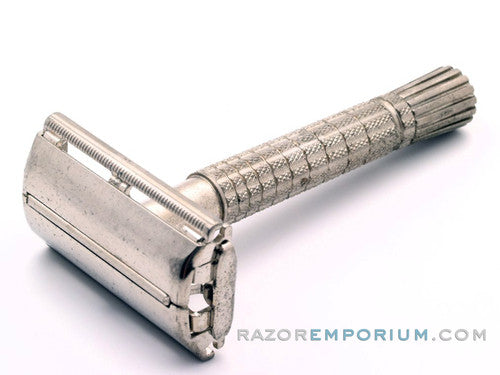 1963 Gillette I4 Flare Tip Super Speed Safety Razor Vacation & Travel Kit
