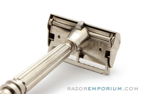1930s Gem Micromatic Razor Single Edge in Bakelite Case