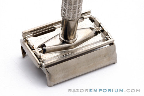 1954 Gillette Flare Tip Super Speed Double Edge Safety Razor Z3