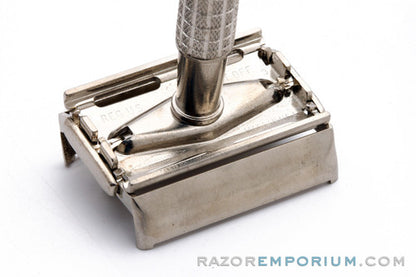 1954 Gillette Flare Tip Super Speed Double Edge Safety Razor Z3