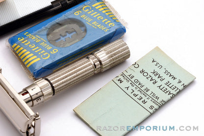 1958 Gillette Fatboy Adjustable Double Edge in Original Black Case D4