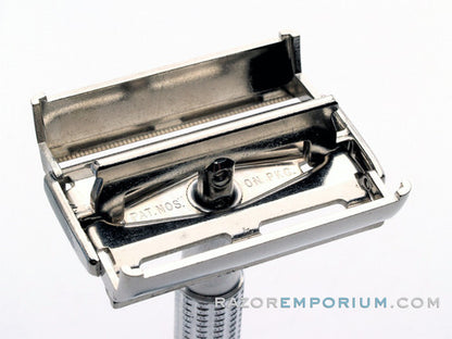 1959 E2 Gillette Blue Tip Light DE Super Speed Razor Nickel Set w/ Case, Instructions, & Blade Bank