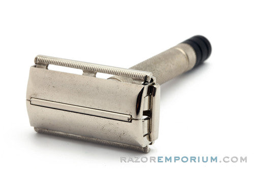 1951 W3 Gillette Black Tip Double Edge Super Speed Safety Razor
