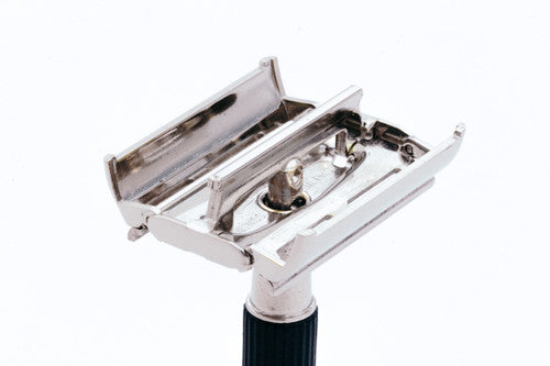 1972 S4 Gillette Black Handle Super Speed Safety Razor